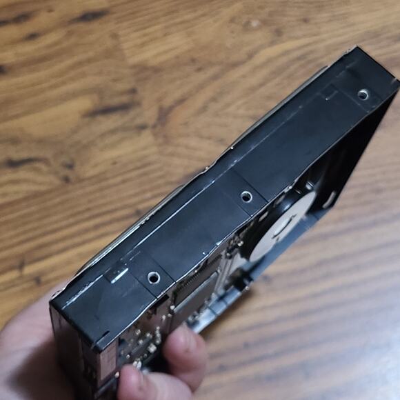 Maxtor DiamondMax Plus 9 80GB SATA 150HDD 3.5 Series Hard Drive - Picture 4 of 5